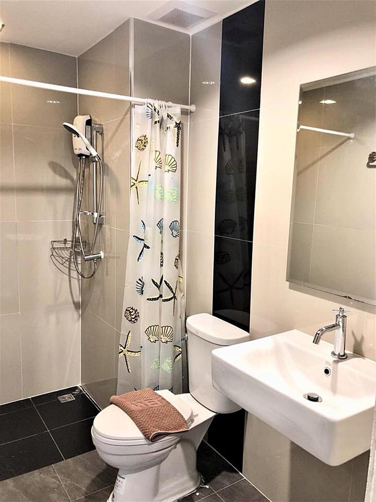 Izen Plus Budget Hotel & Residences 56/57