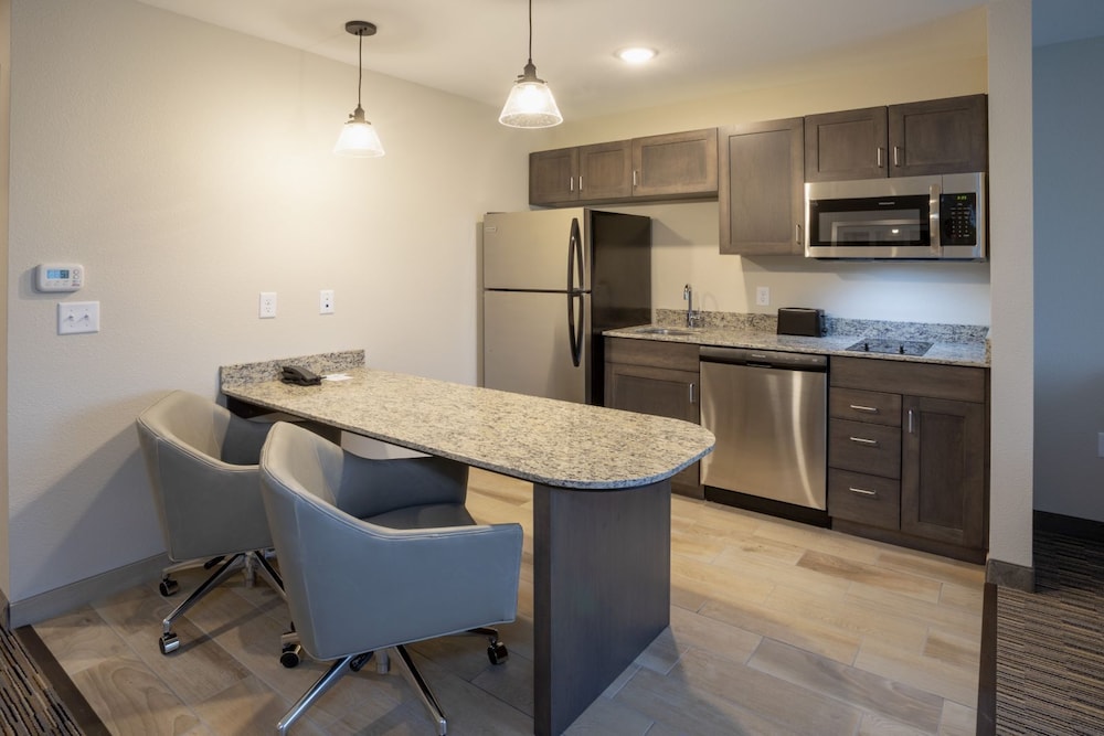 Grandstay Hotel and Suites Milbank 26/34
