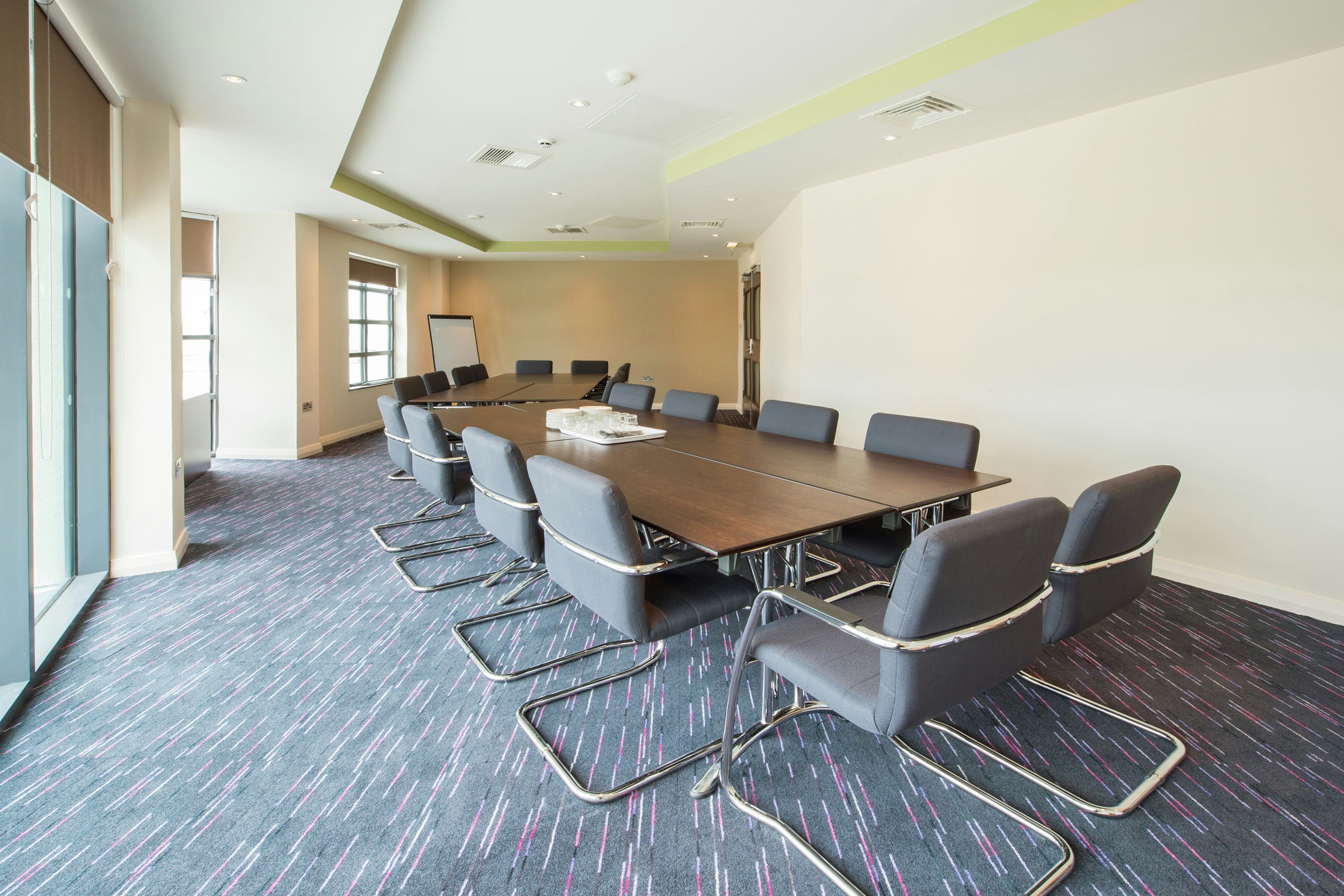 Premier Inn Exmouth Seafront hotel 33/37