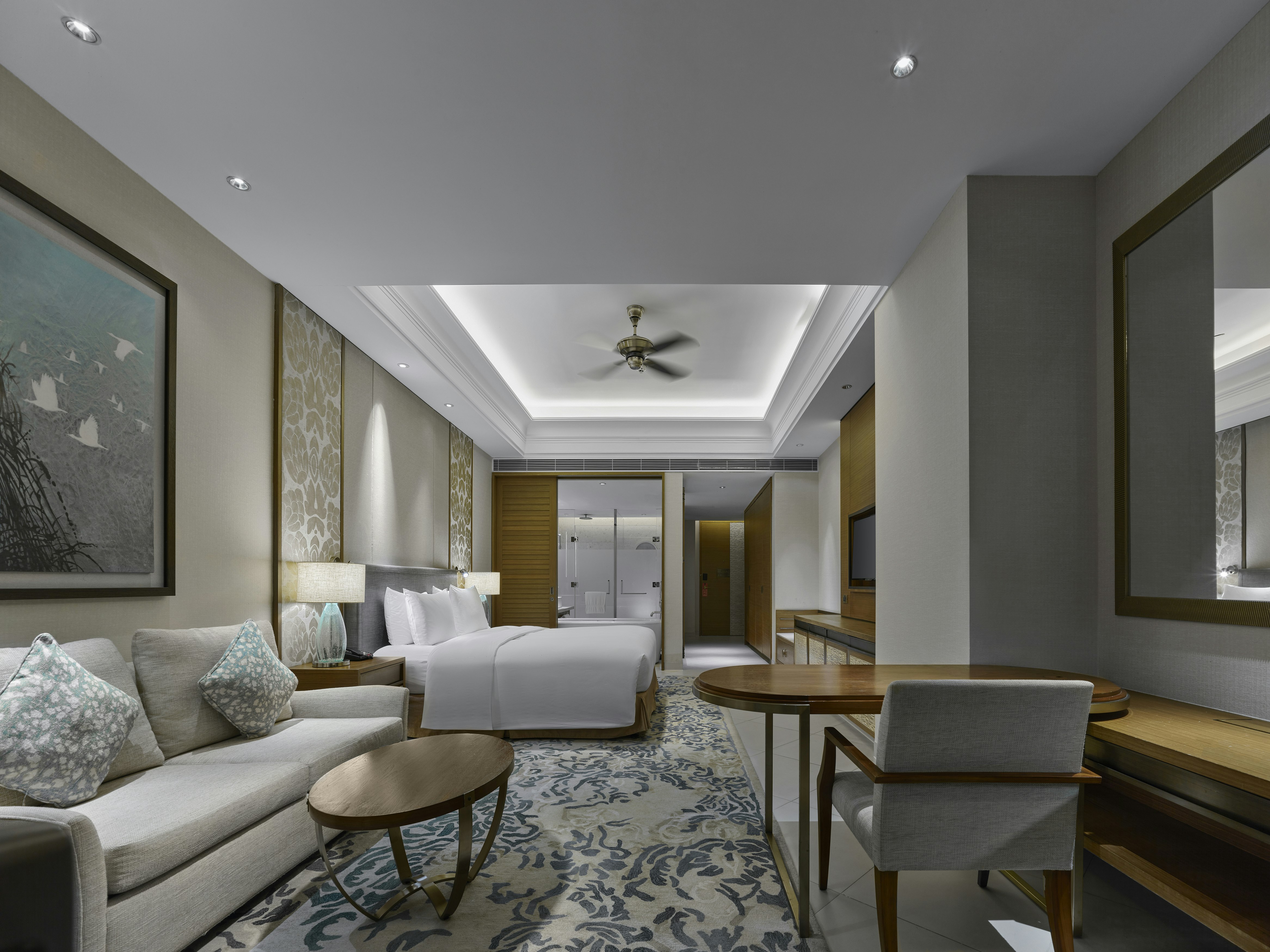 GRAND, KING BED, SEA VIEW