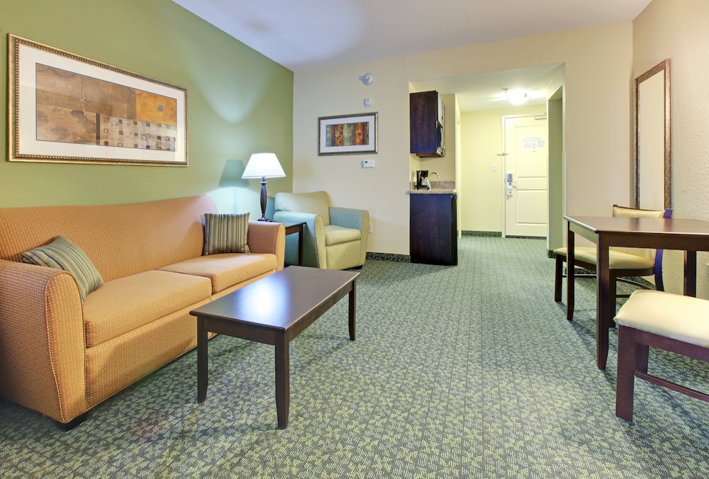 Holiday Inn Express Suites Covington 31/40