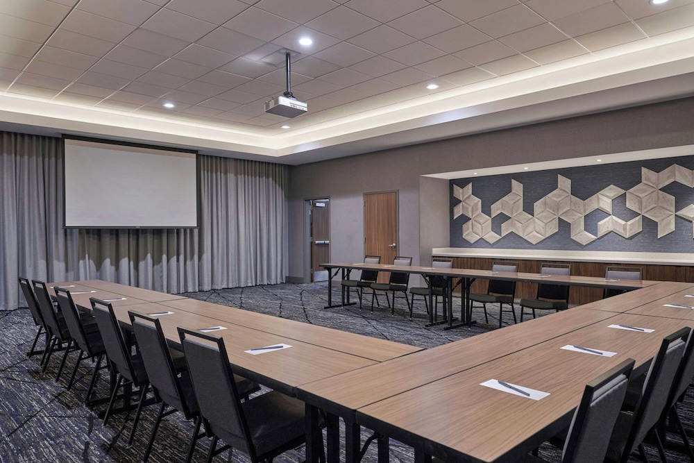 Residence Inn by Marriott Madison 26/43