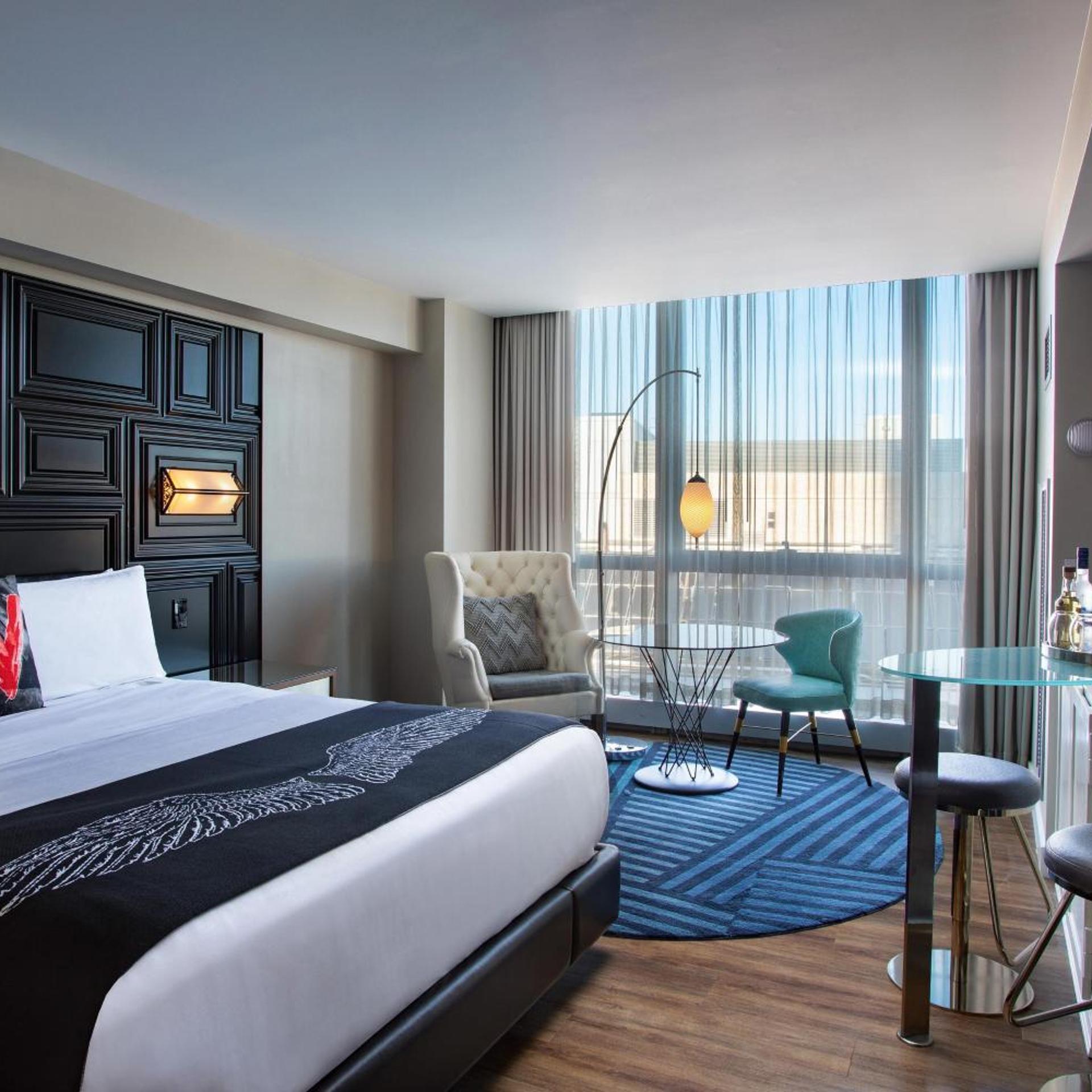 Fabulous, Guest Room, King Bed