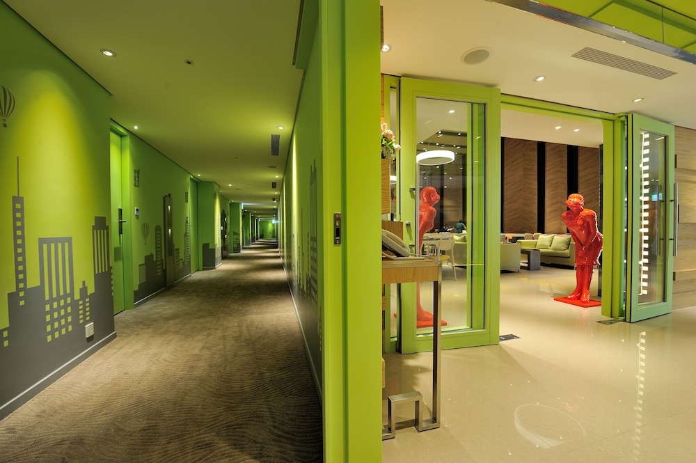 GREEN WORLD HOTEL ZHONGHUA 79/80