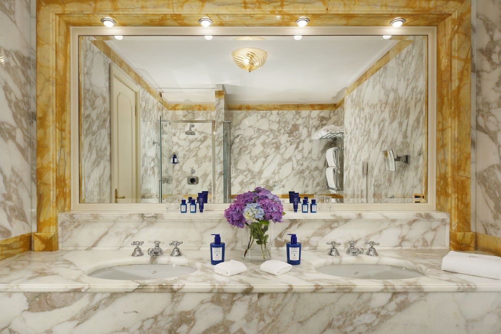 Imperiale Palace Hotel 6/71