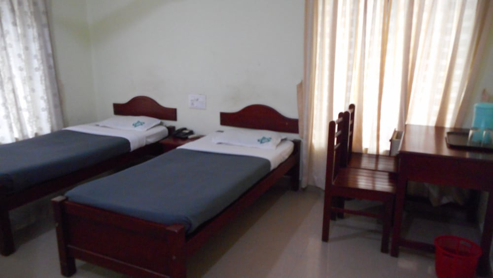 2 BEDROOMS, BASIC, DOUBLE BED