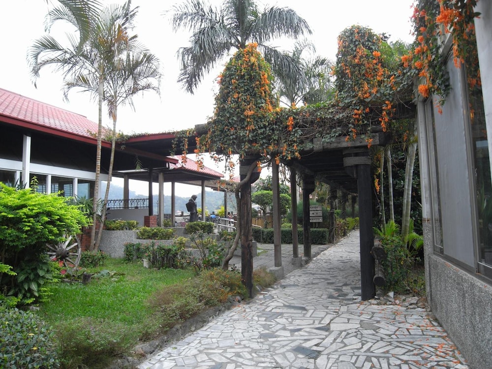 Rainbow Resort 45/49