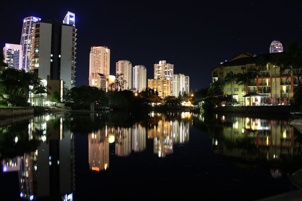 SURFERS RIVERSIDE APARTMENTS 30/43