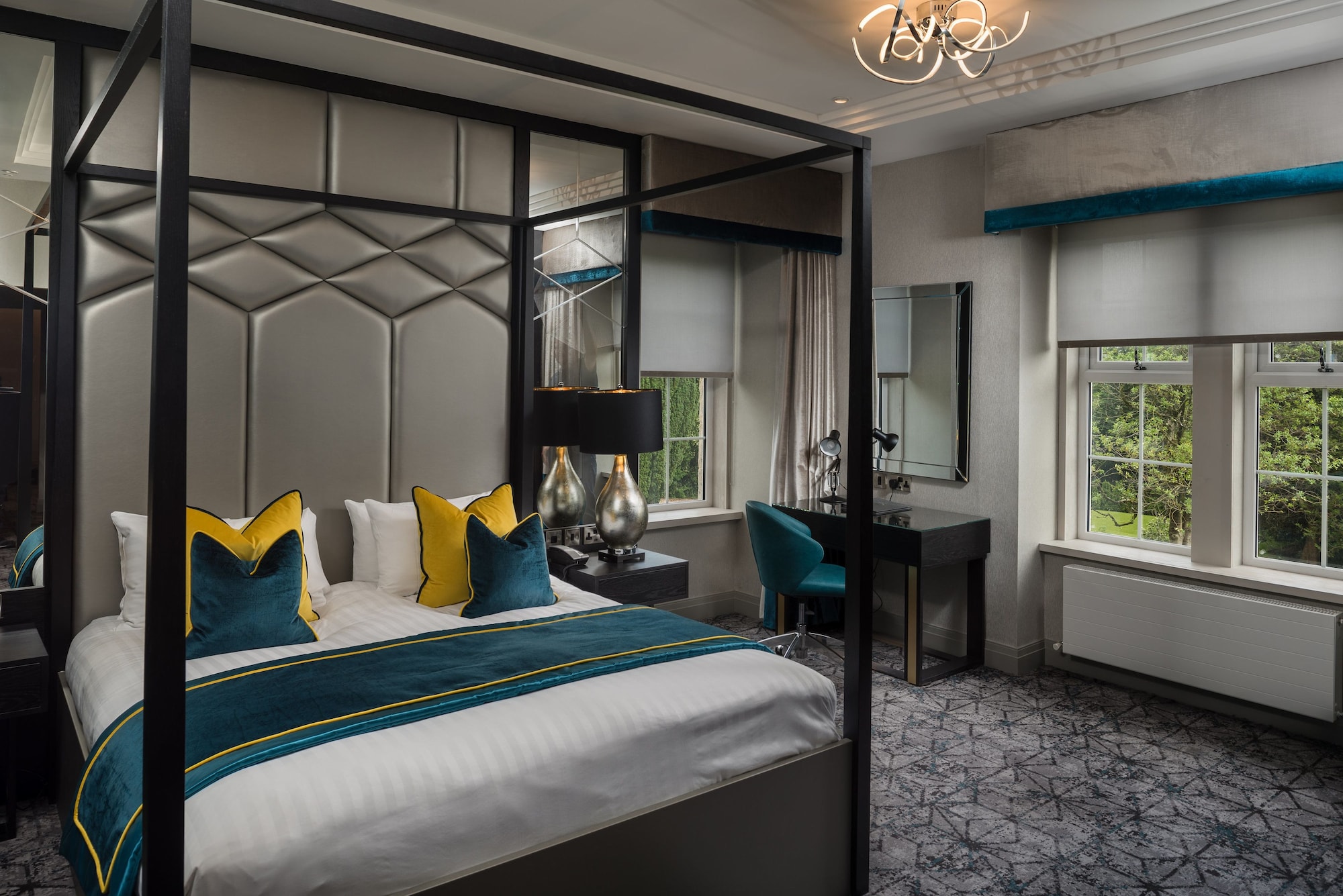 BALMORAL, SUITE, DOUBLE BED, SOFA