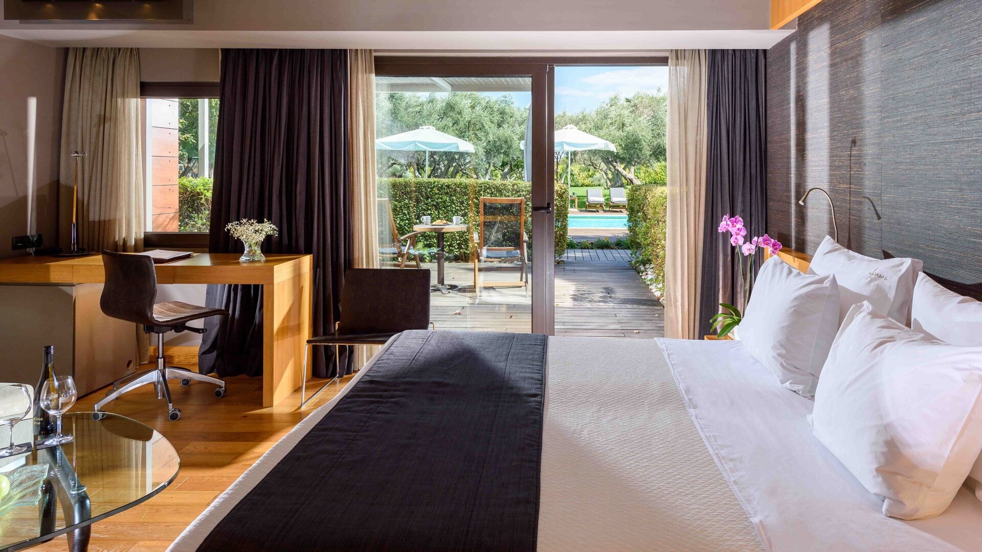 Superior, Double Bed, Pool Front