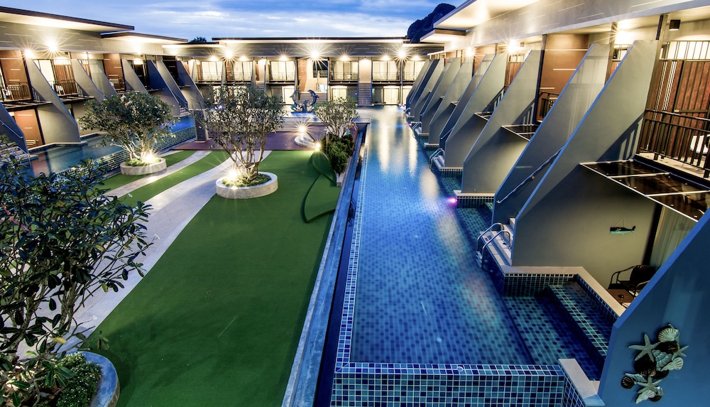 THE PHU BEACH HOTEL 54/65