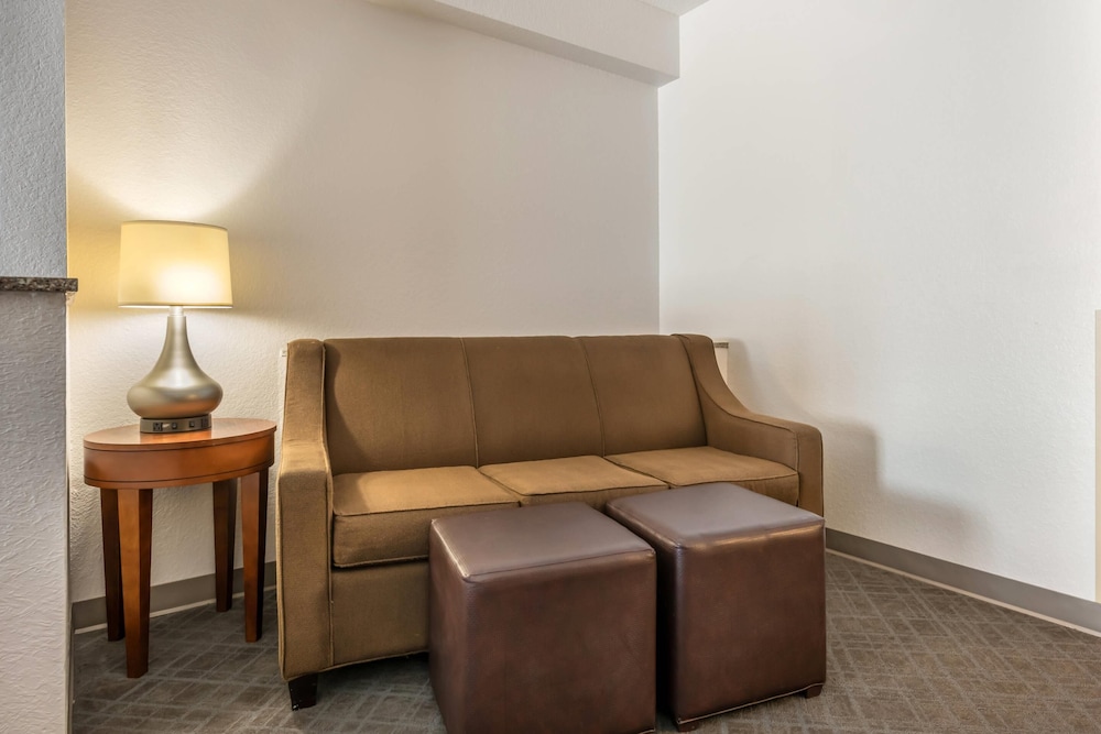 Comfort Suites Ocala - North 18/37