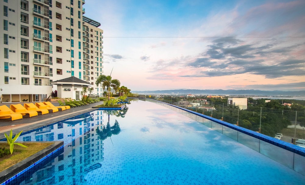 CSuites at 8 Newtown Residences 16/50