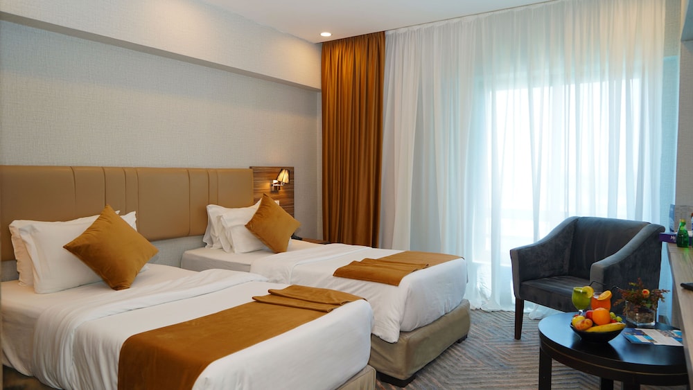 DELUXE, DOUBLE BED