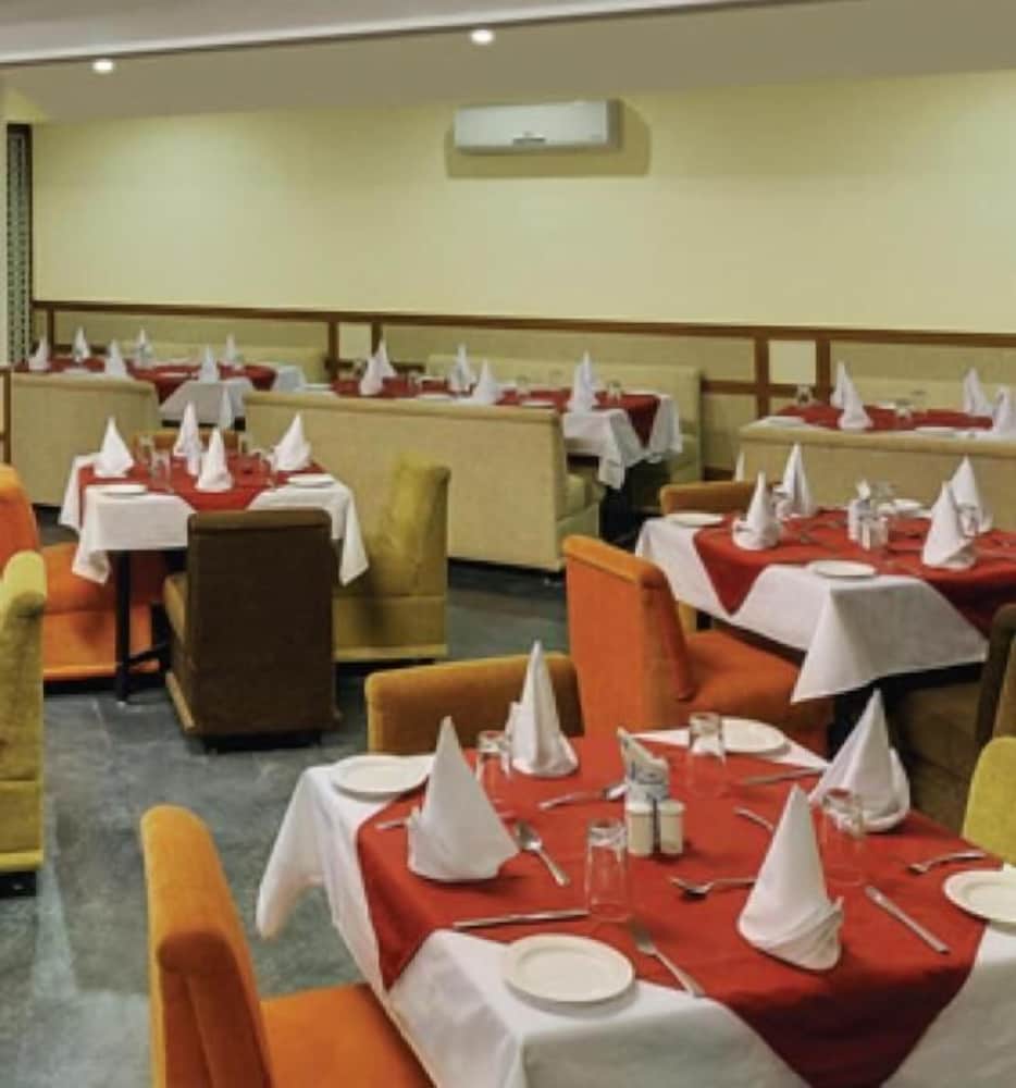 restaurant cafeteria