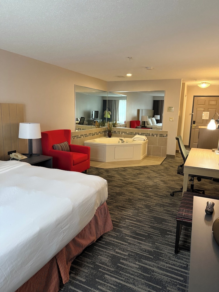 Suite, King Bed, Jetted Tub
