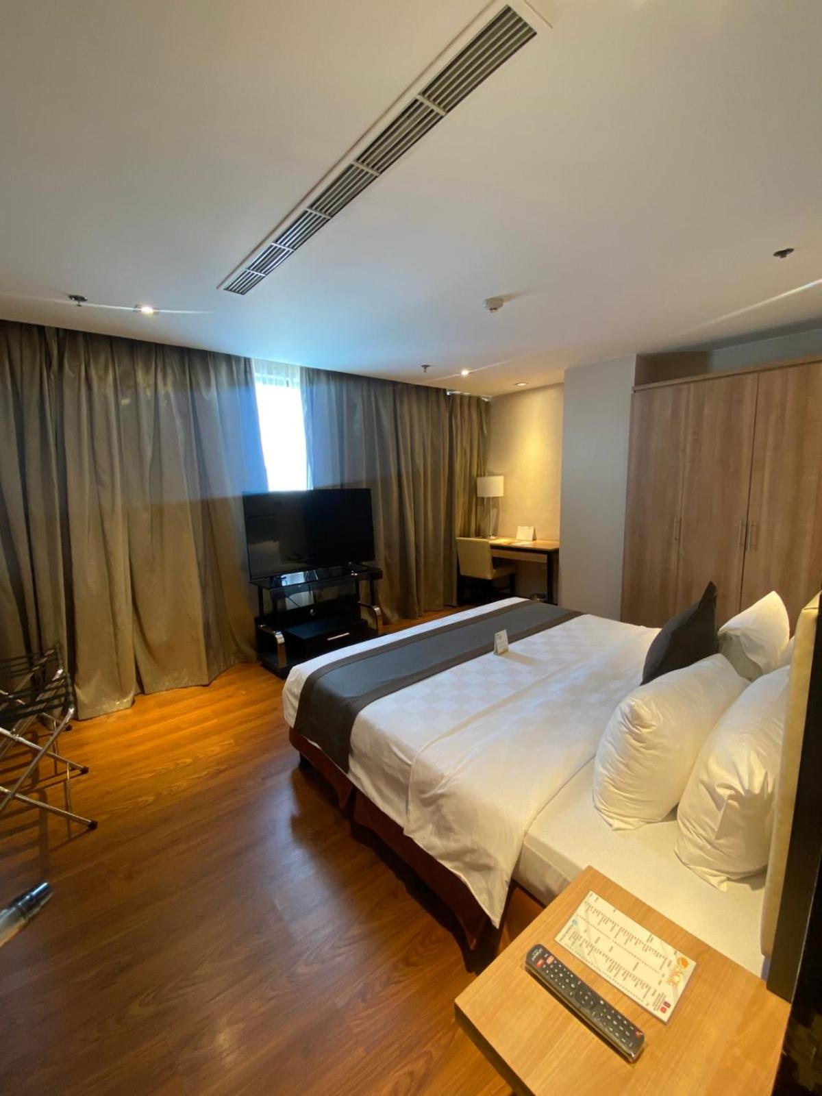 1 Bedroom, Suite, King Bed