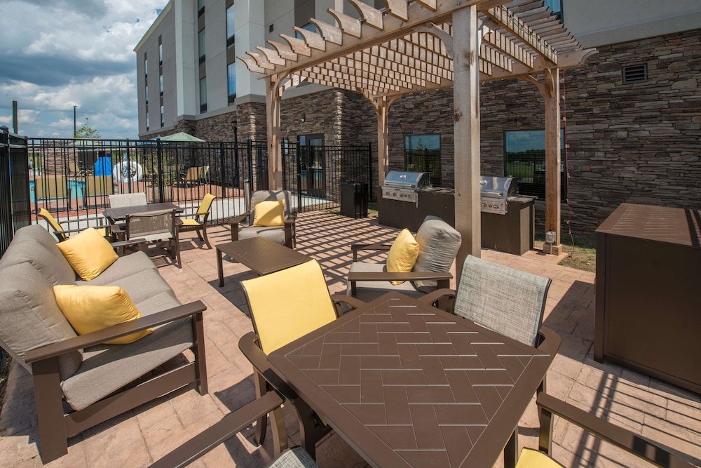 Hampton Inn Waynesboro, GA 34/42