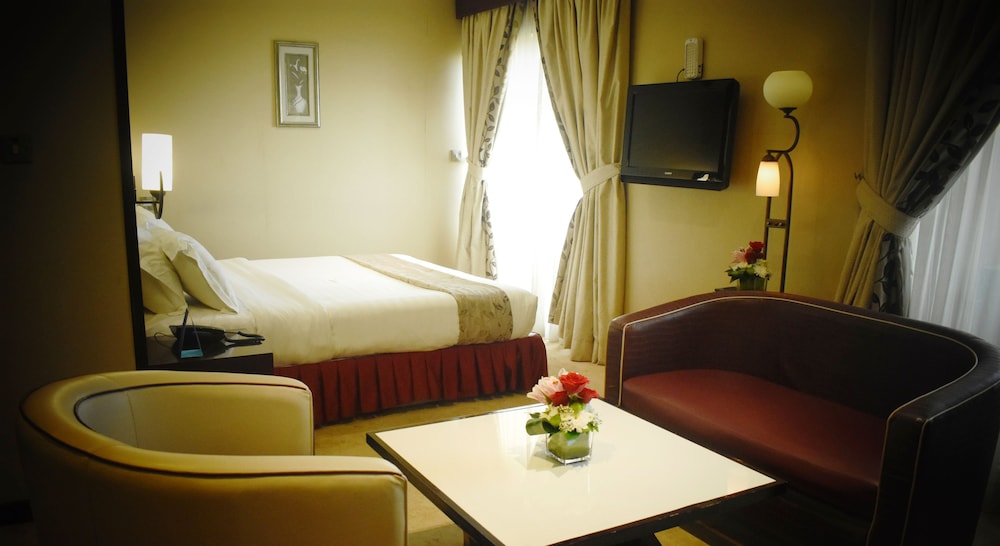 Manhattan Avenue Hotel 32/68