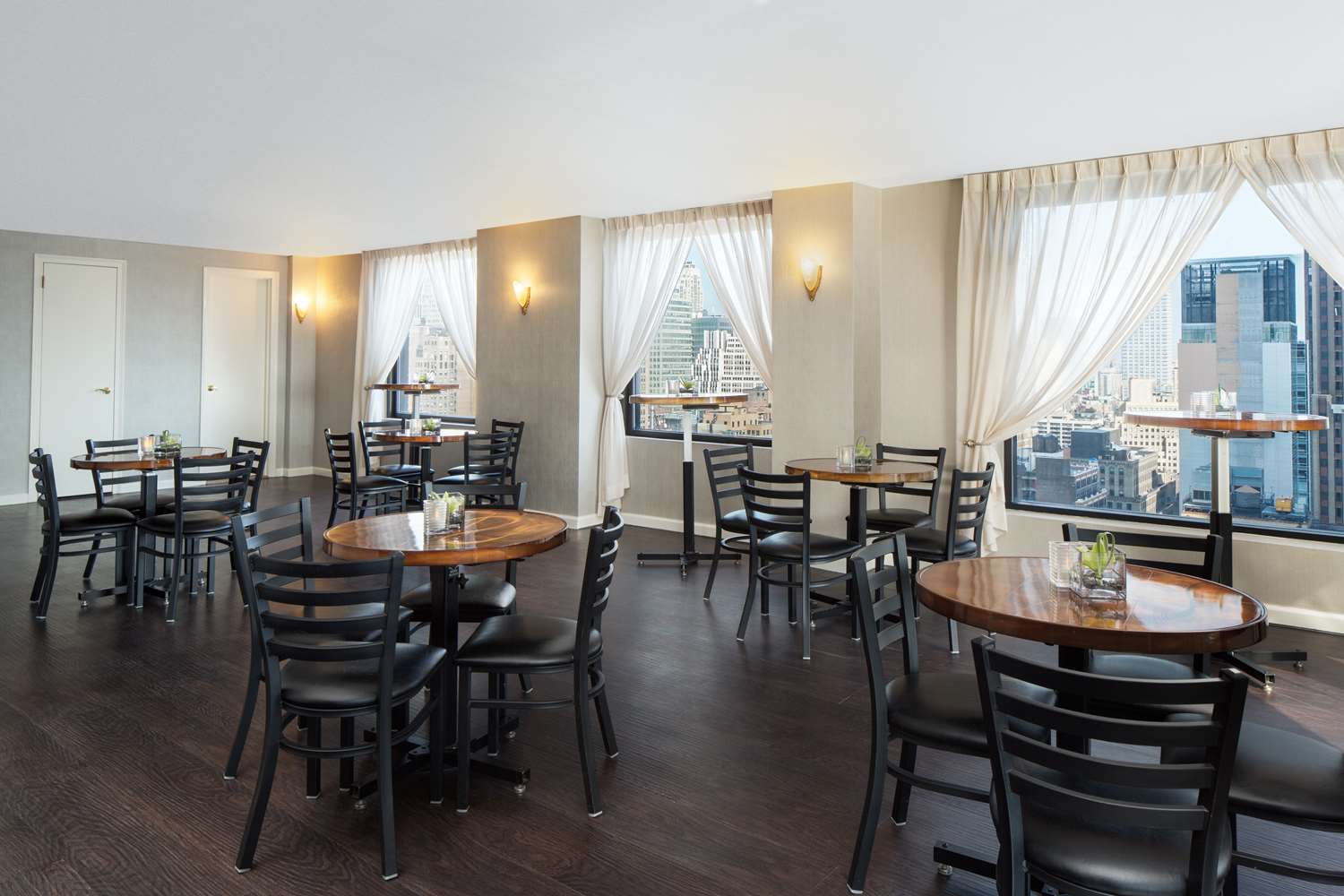 The New Yorker Hotel by Lotte Hotels 35/50