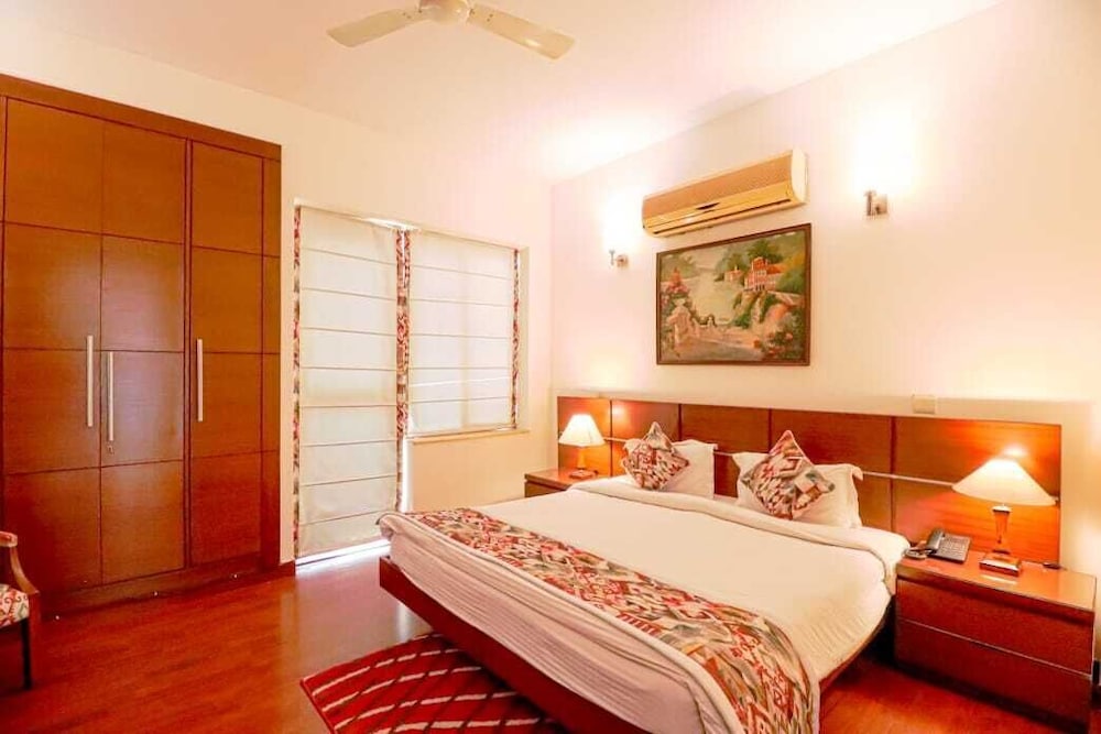 Ahuja Residency Sector 44 Noida 7/39