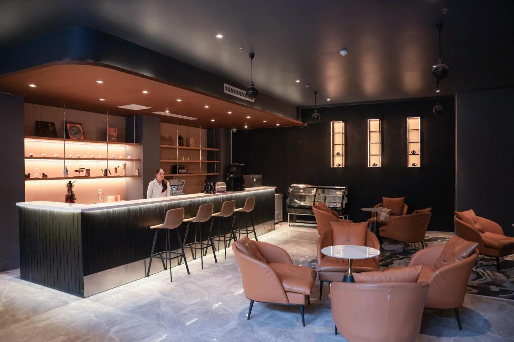 Ramada by Wyndham Vientiane Central 36/54