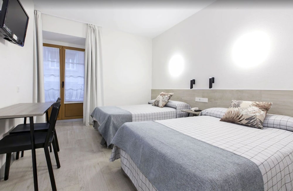 Hostal Castilla Ii Puerta Del Sol 4/73