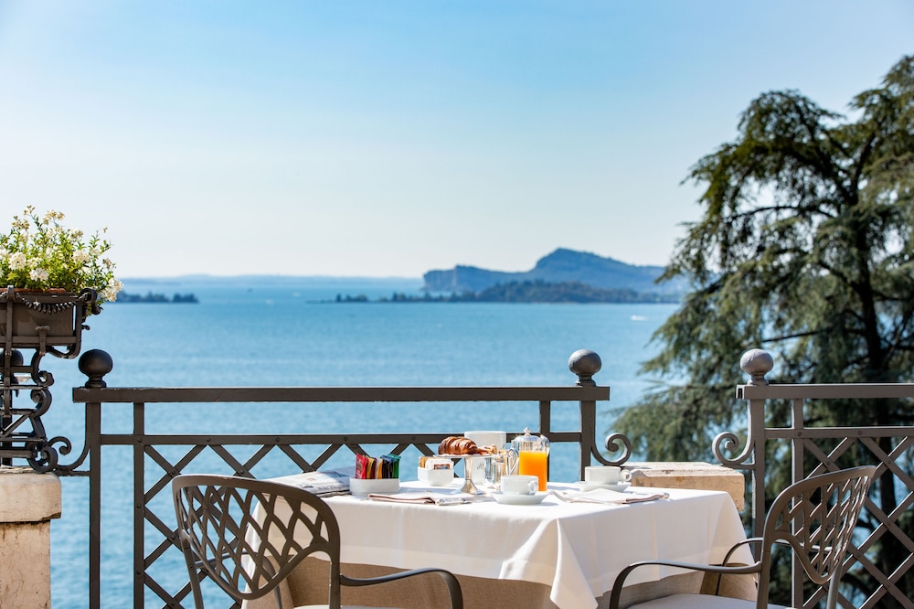 Hotel Villa Del Sogno 8/77