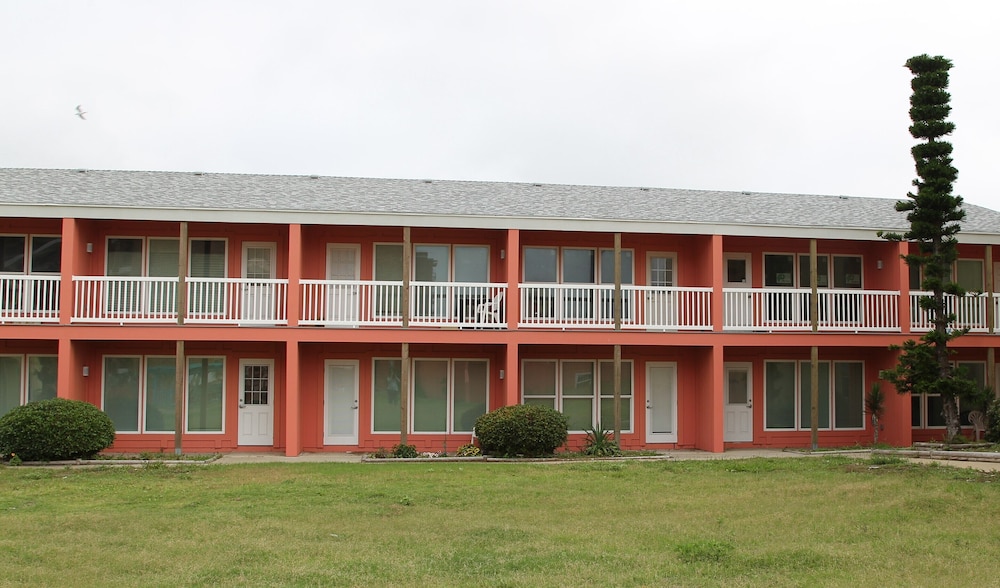 Executive Keys Condominiums on the Beach 4/66