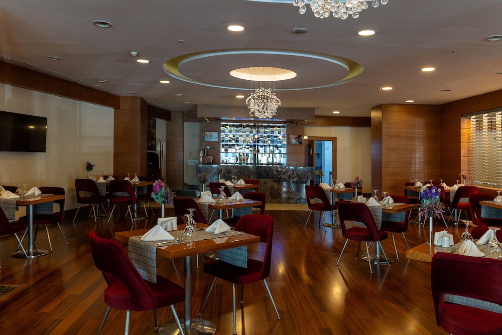 Ankara Plaza Hotel 64/66