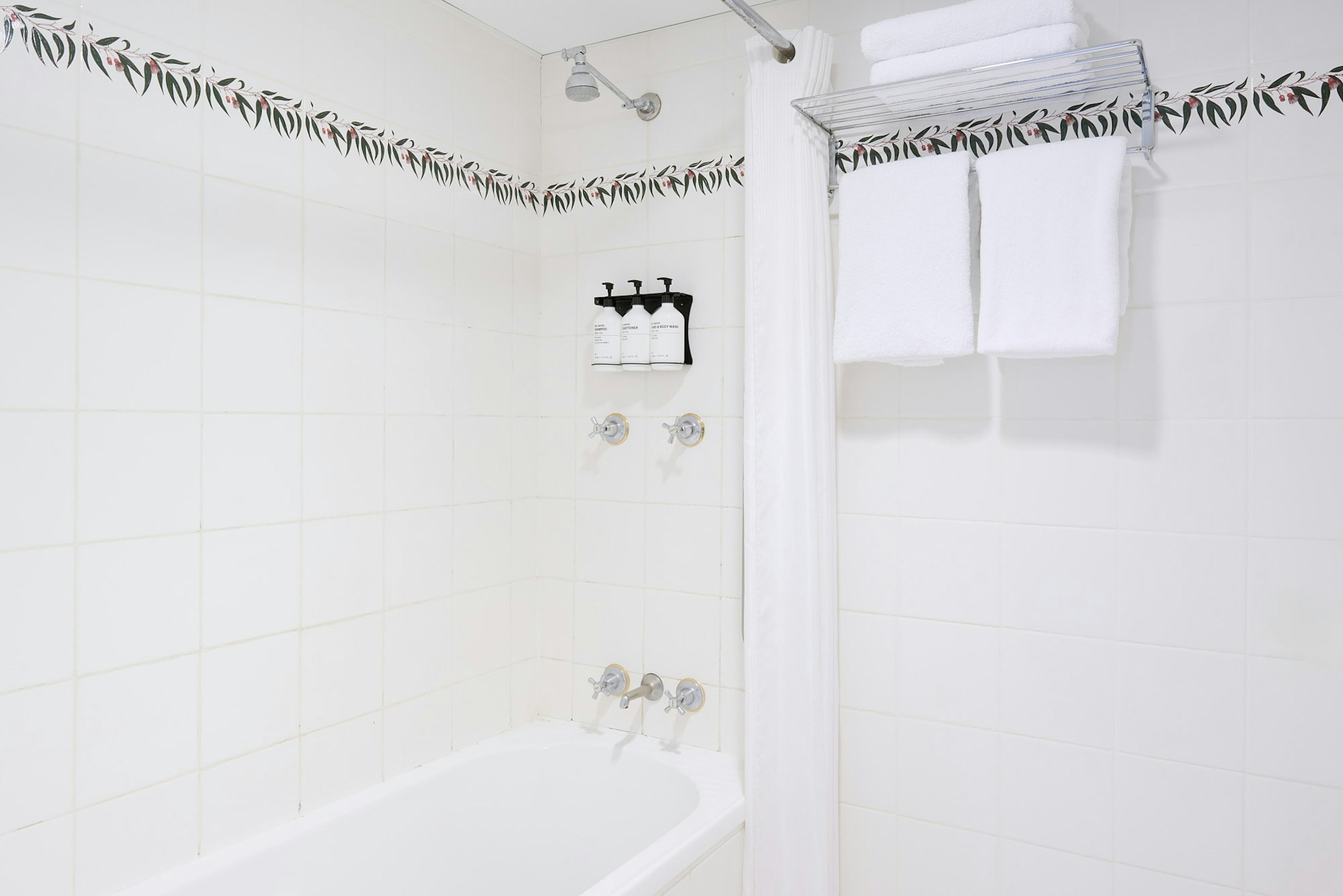 Alpha Hotel Canberra 40/41