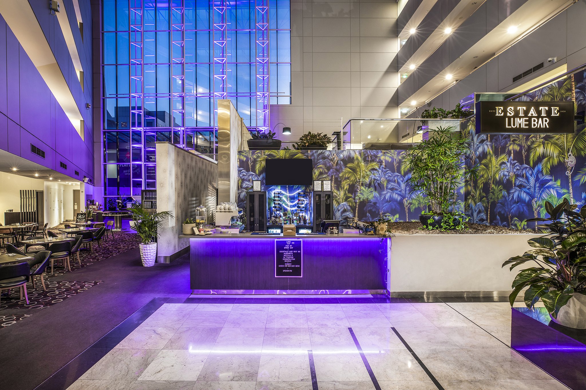 Crowne Plaza Canberra 9/81
