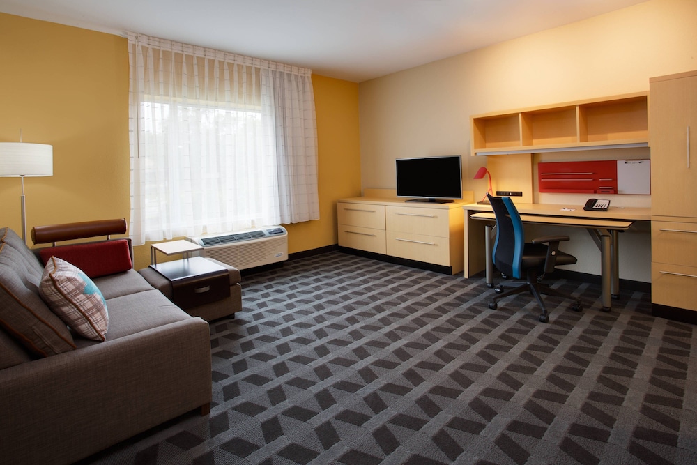 Towneplace Suites By Marriott Gainesville Northwest 14/23
