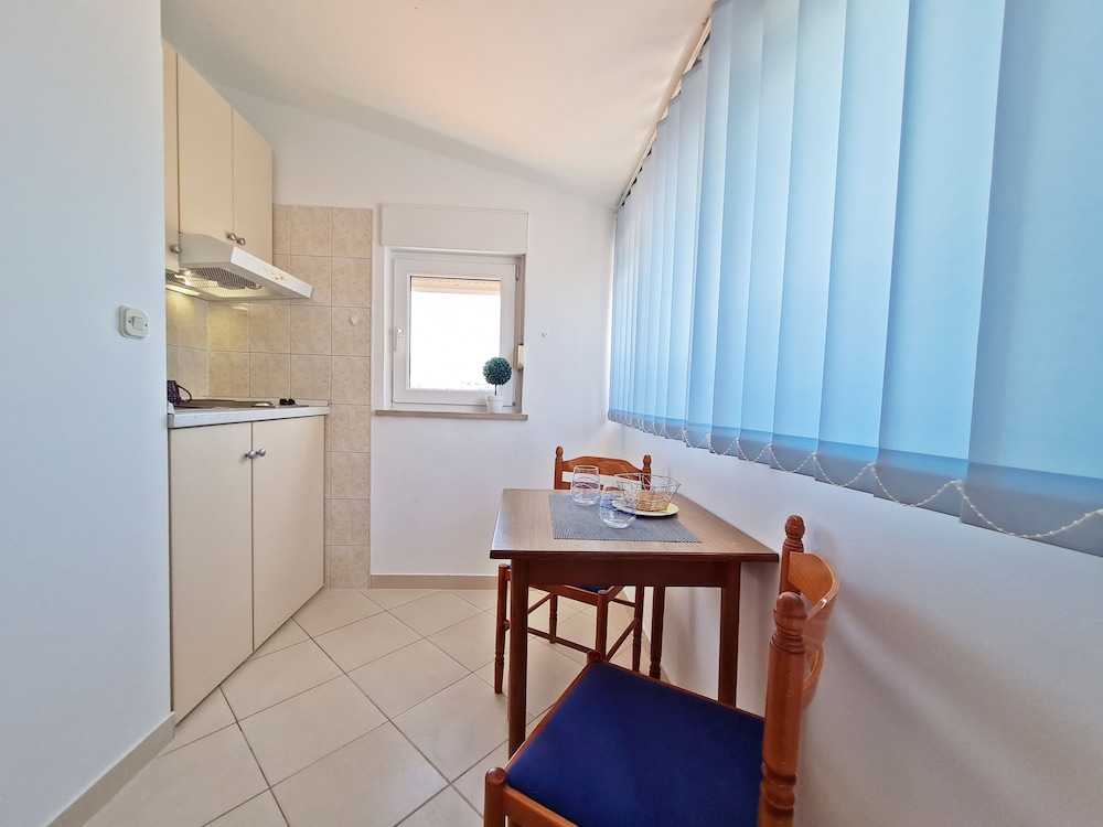APARTMENTS ROOMS PORAT 37/47