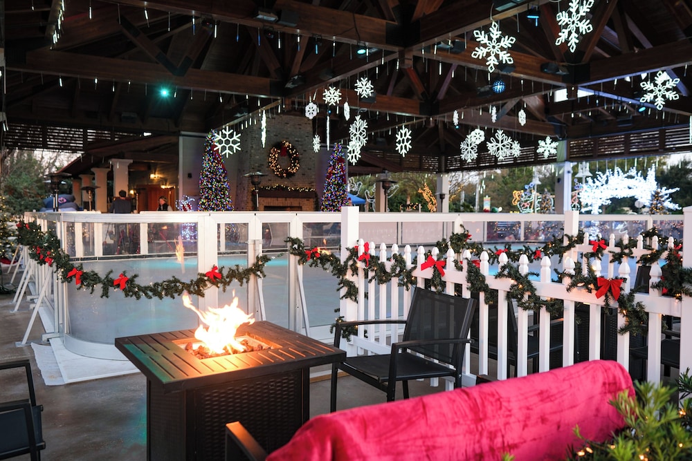 Harborside At Charleston Harbor Resort And Marina 30/50