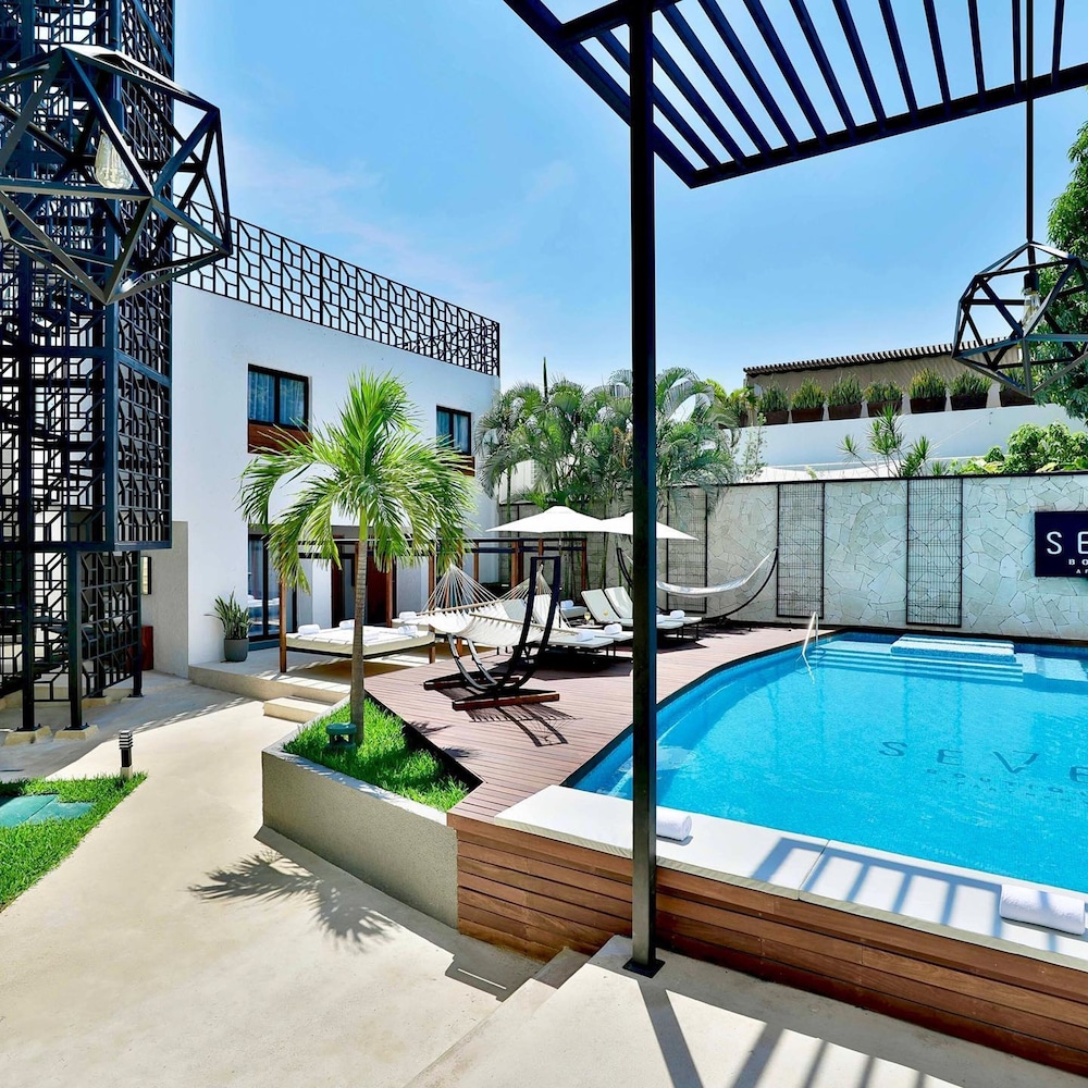 Seven Boutique Apartments 26/55