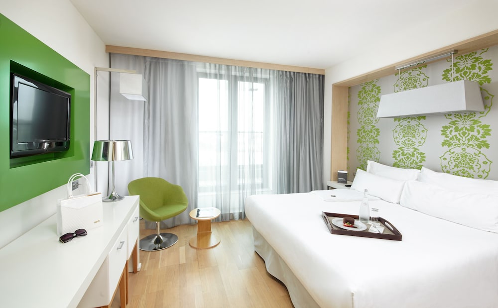 Occidental Praha Five 19/65