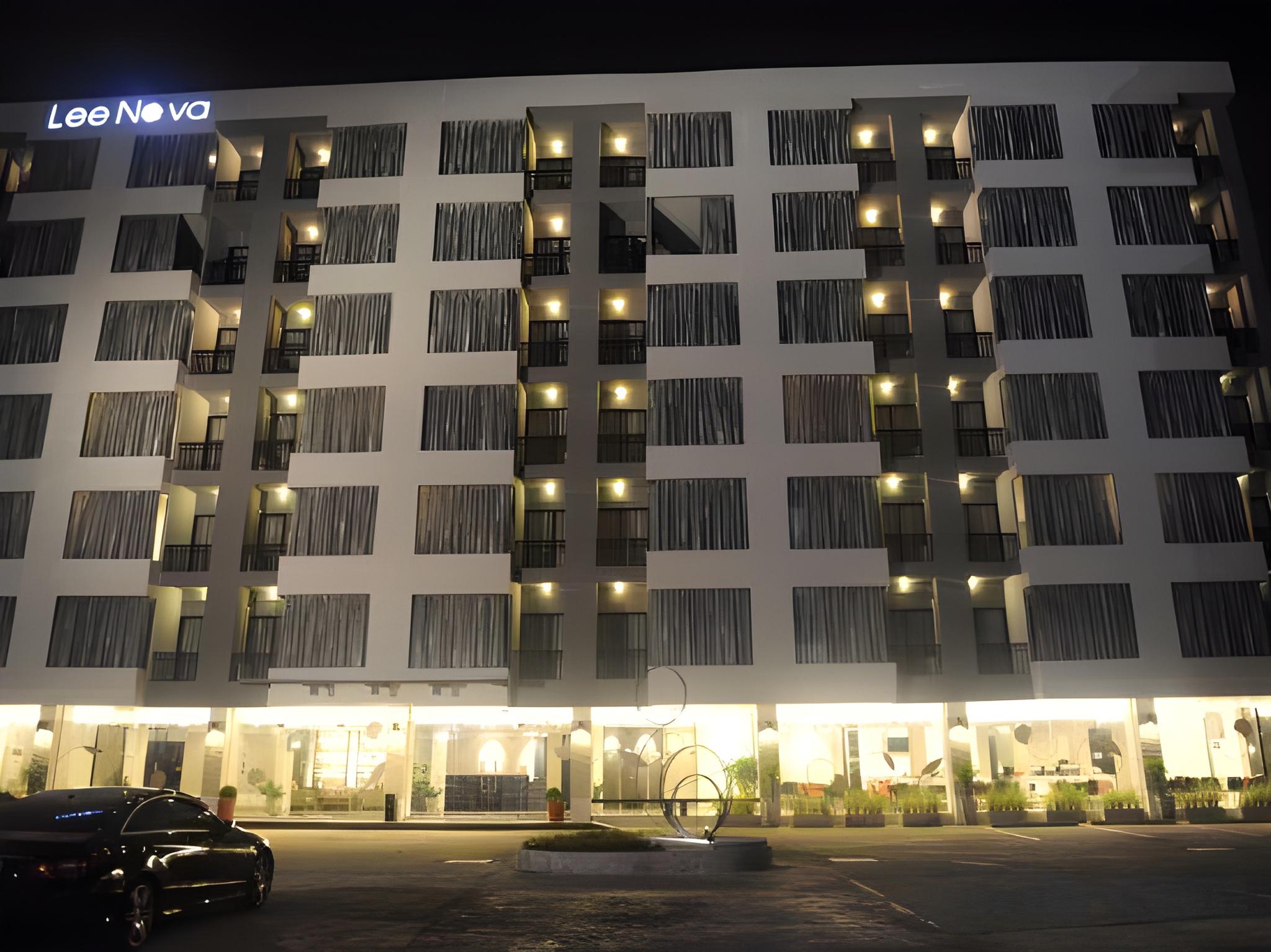 Leenova Hotel 2/50