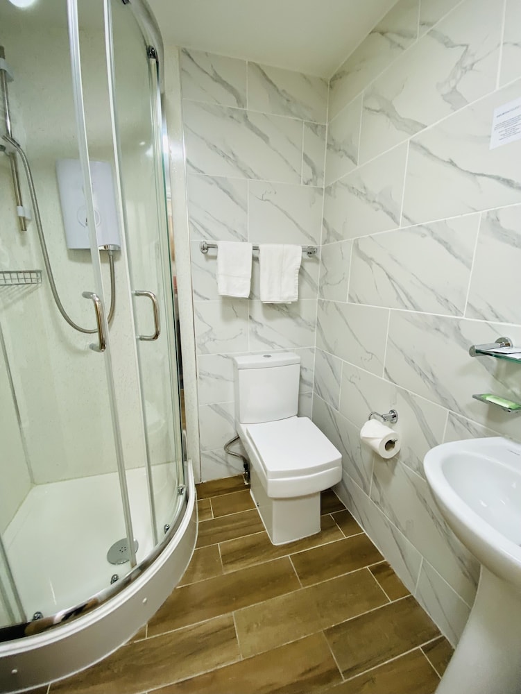 Premierlux Serviced Apartments 57/62