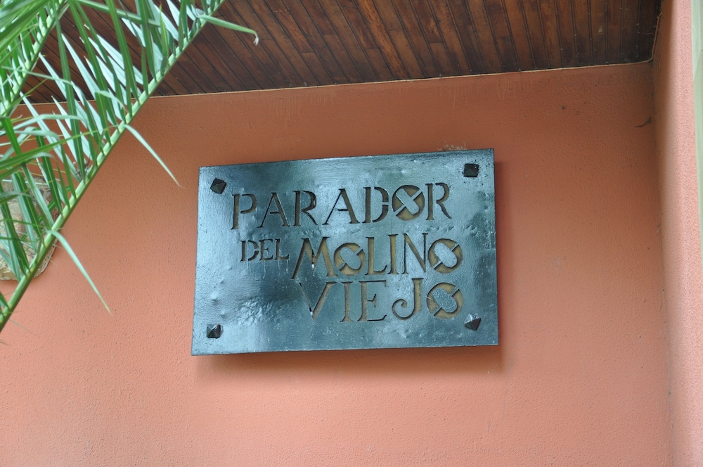 Parador de Gijon 18/50