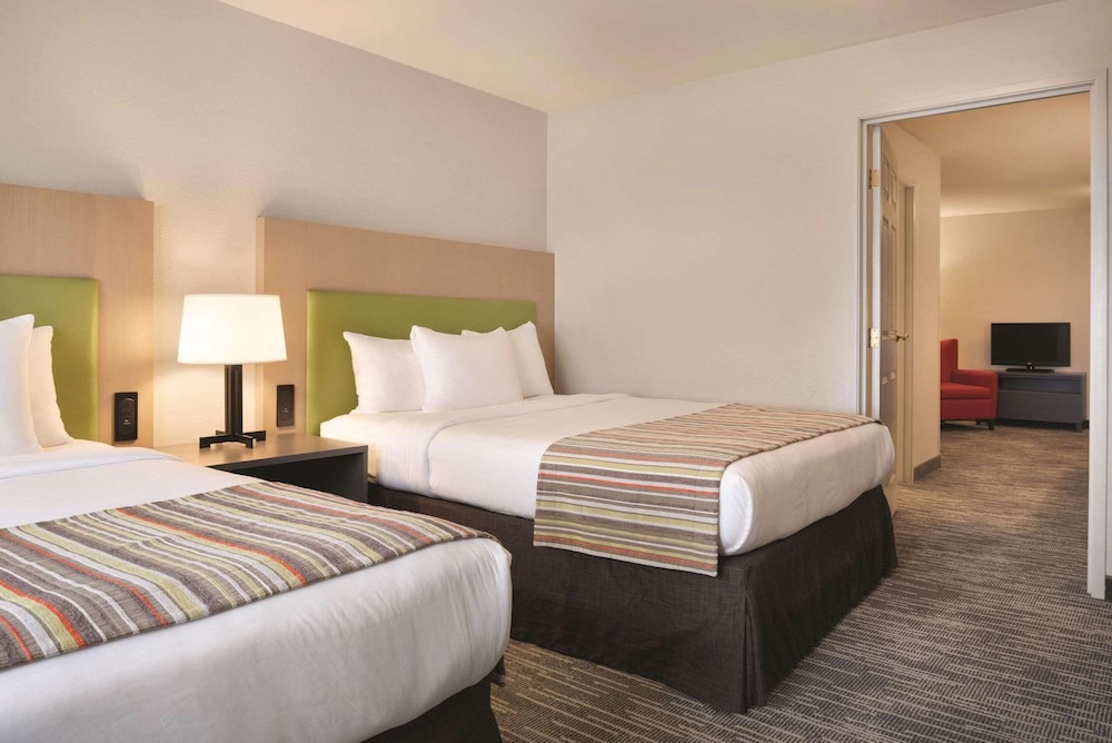 Country Inn & Suites by Radisson, Galena, IL 20/67