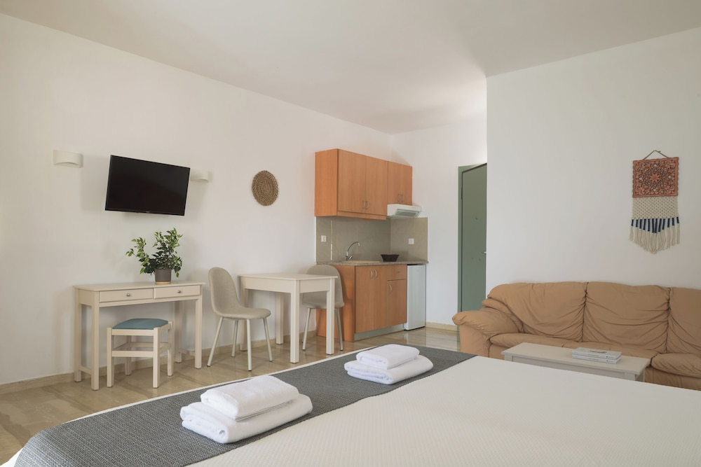 REINA APARTMENTS 18/31