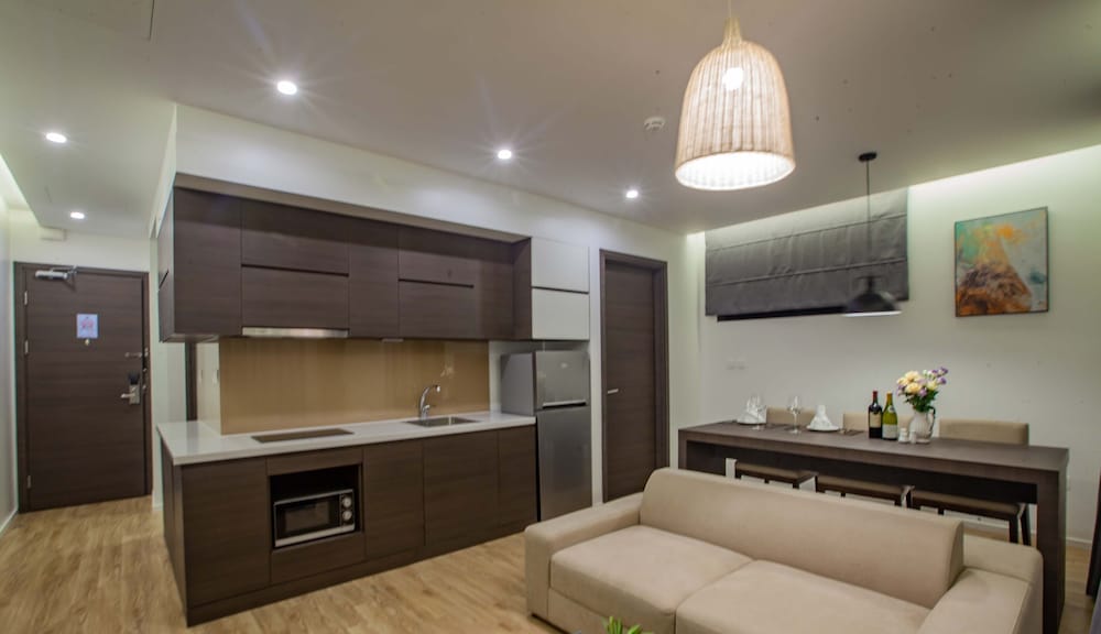 Parosand Hanoi Hotel & Apartment 8/50