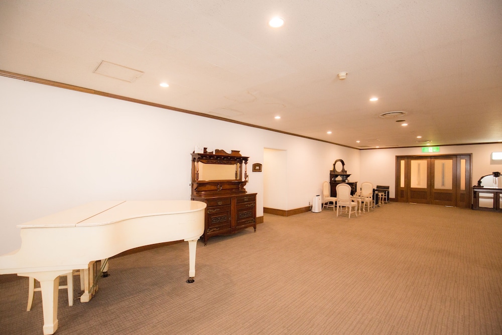 SOUTHERN CROSS RESORT 52/68