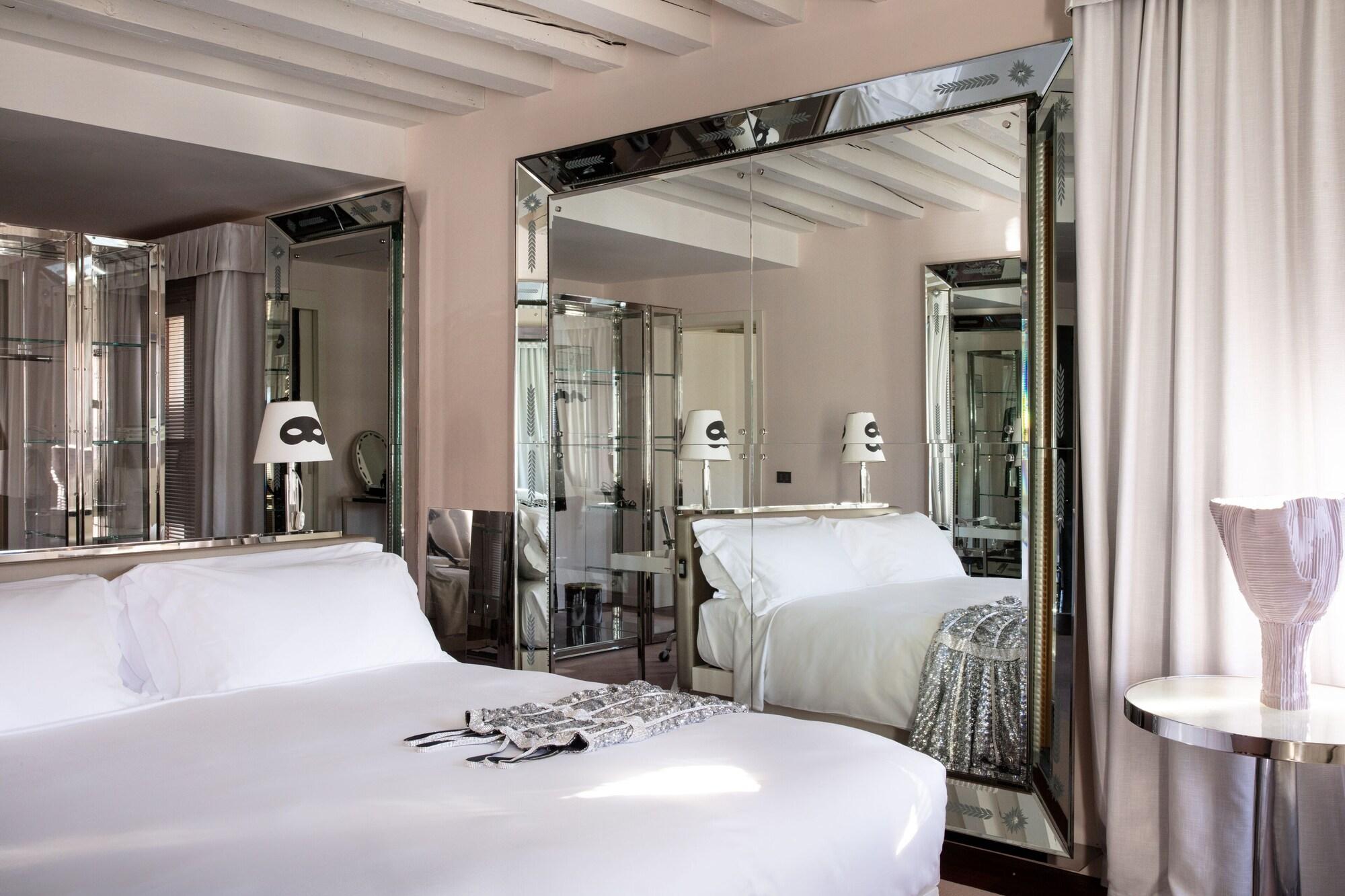 Grand, Canal, Suite