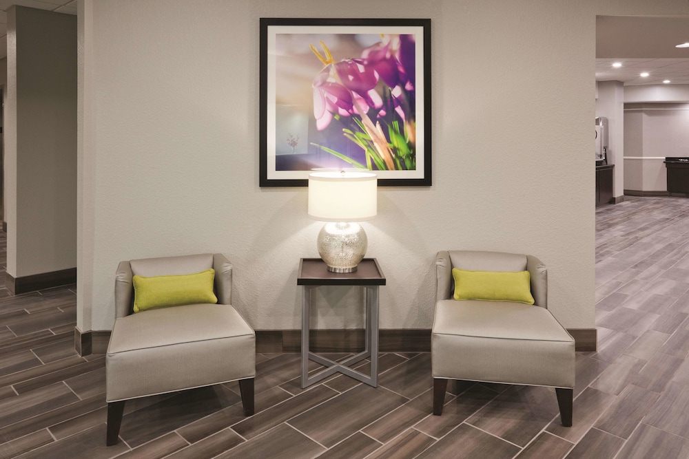 La Quinta Inn & Suites by Wyndham Minneapolis Bloomington W 40/52