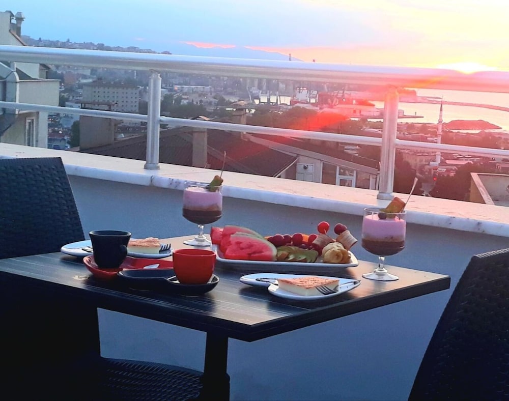 ALYA SUITE HOTEL 38/49