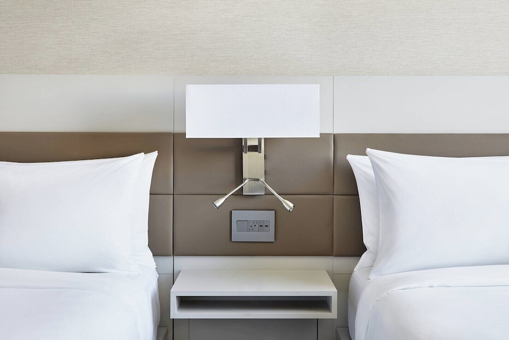AC Hotel Pasadena 22/48