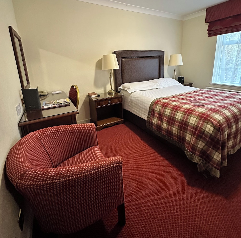 Macdonald Norwood Hall Hotel 10/50