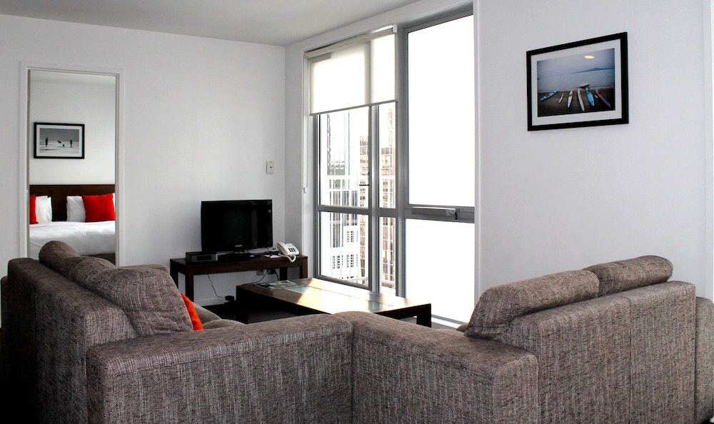 Barclay Suites 34/61